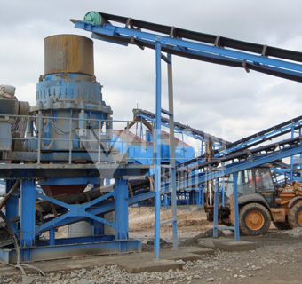 機(jī)制砂生產(chǎn)線(xiàn)生產(chǎn)現(xiàn)場(chǎng)